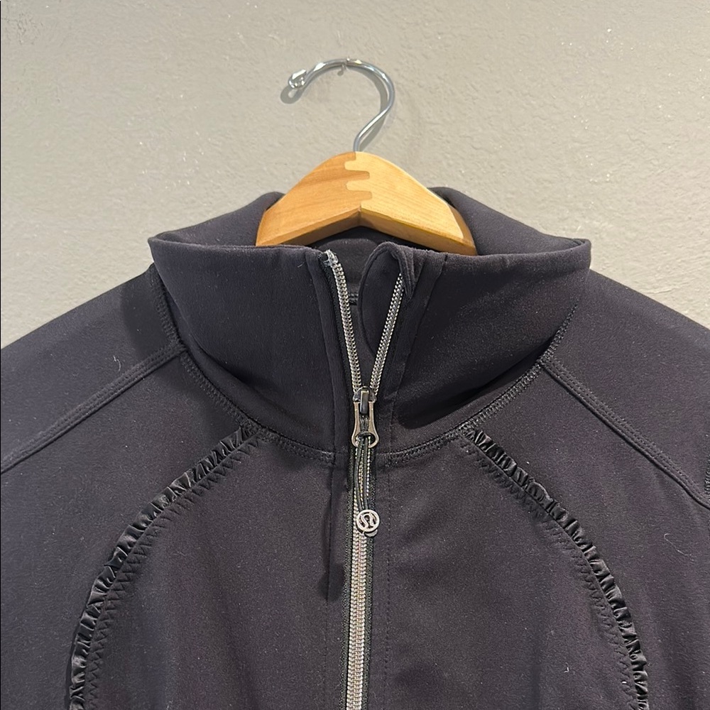 Lululemon Jacket - Picture 3 of 4